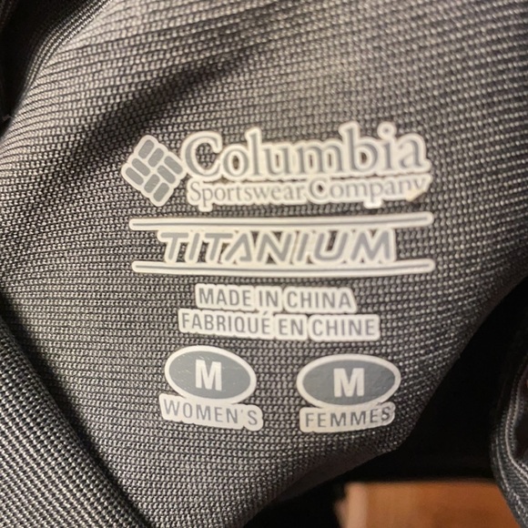NWOT COLUMBIA WOMENS TITANIUM SPORT TOP athleisure Omni shade Heather grey M - Picture 6 of 6